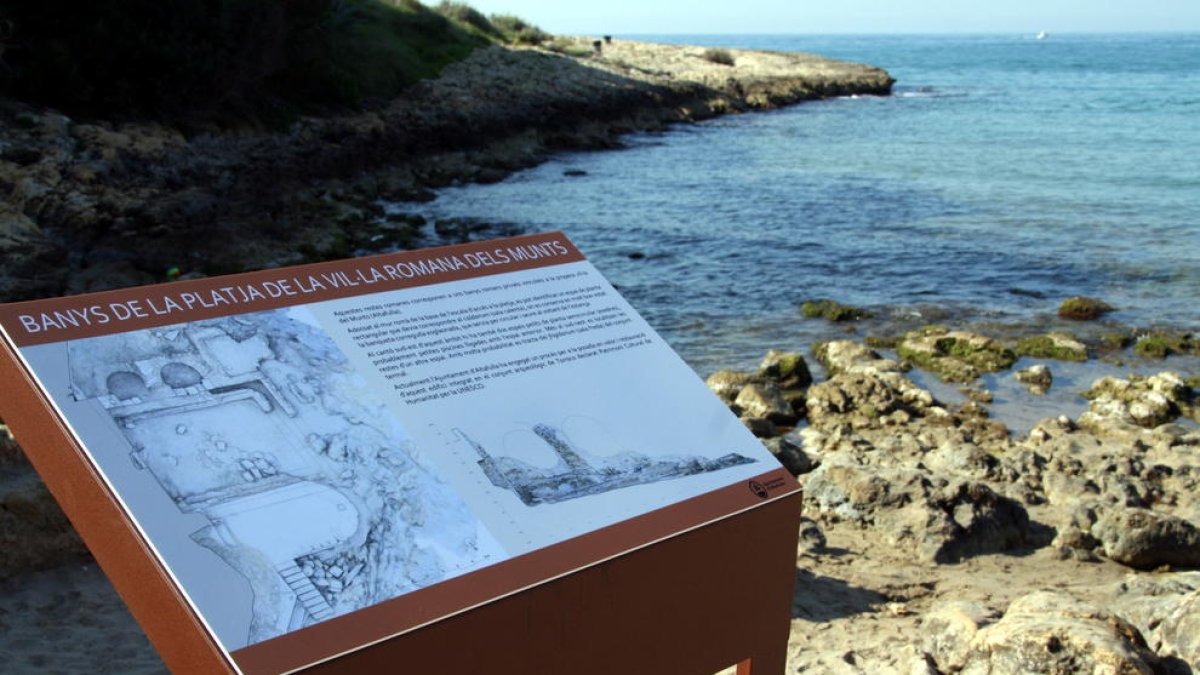 S'instal·la un panell informatiu als banys romans vinculats a la Vil·la Romana dels Munts