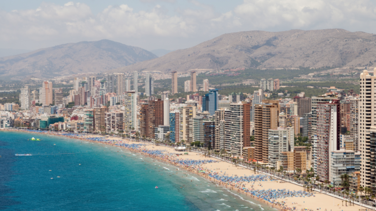 Una vintena de 'cuberos' agredeix a mitja dotzena d'agents de la Policia Local