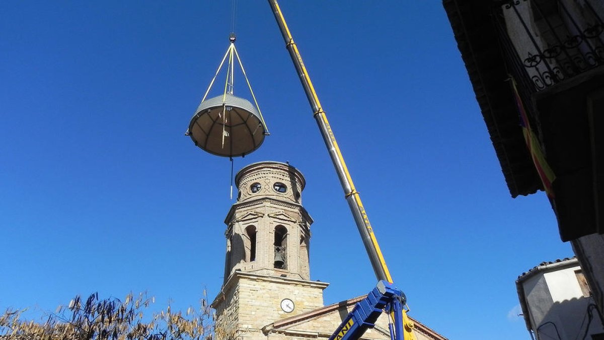 La iglesia parroquial de Sant Jaume Apòstol luce un nuevo coronamiento del campanario