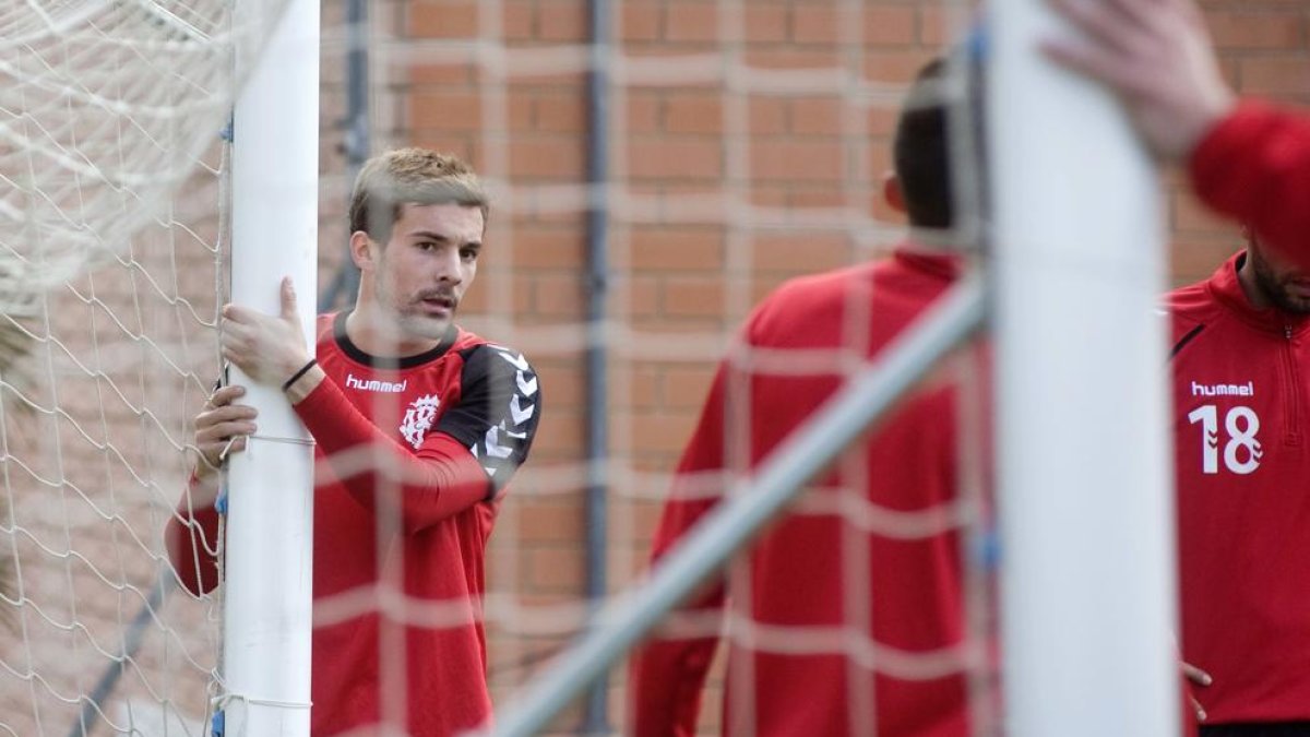 Juan Muñiz pide marcharse y el Nàstic busca a dos mediocampistas en el mercado