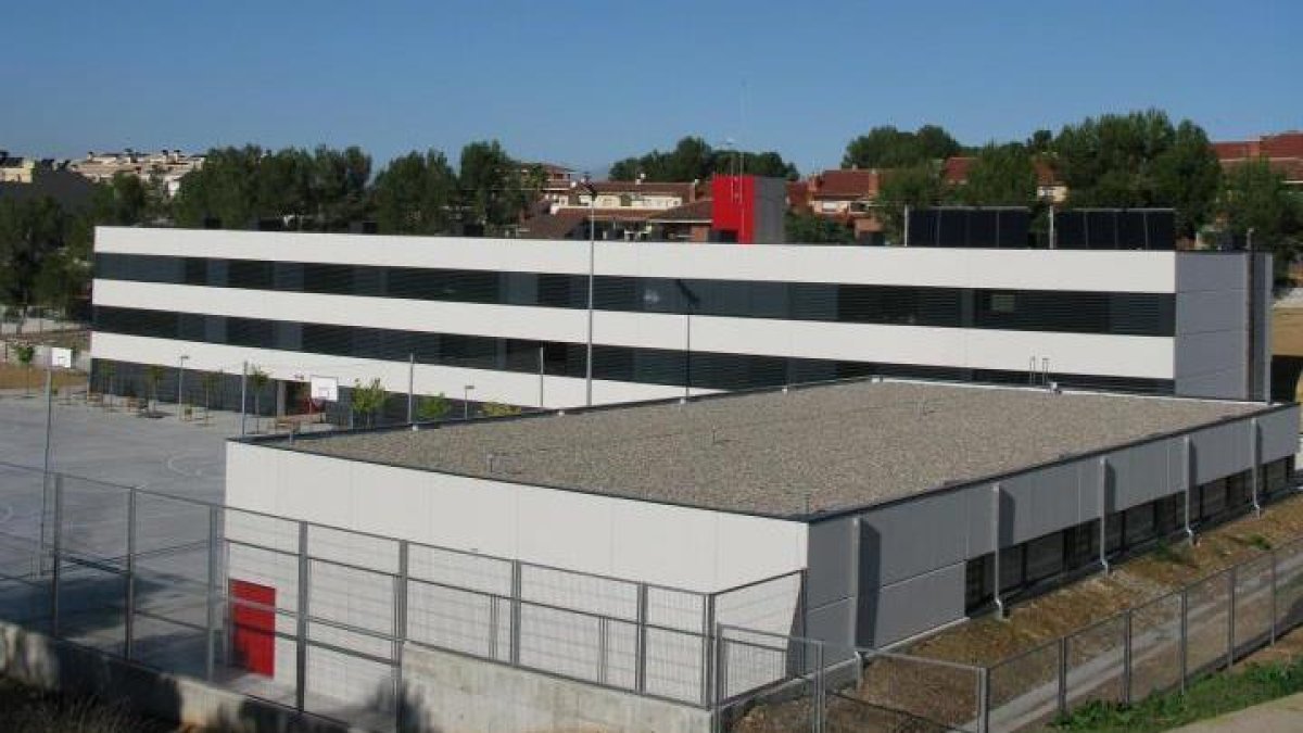 Entren a robar a l'Institut dels Pallaresos i s'emporten la recaptació pel viatge de fi de curs