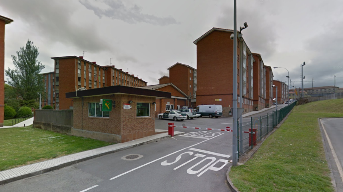 Se presenta en casa de su expareja para llevarse una lavadora y acaba detenido