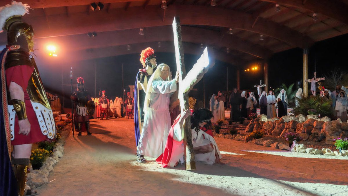 La Pobla escalfa motors per la representació del Misteri de la Passió