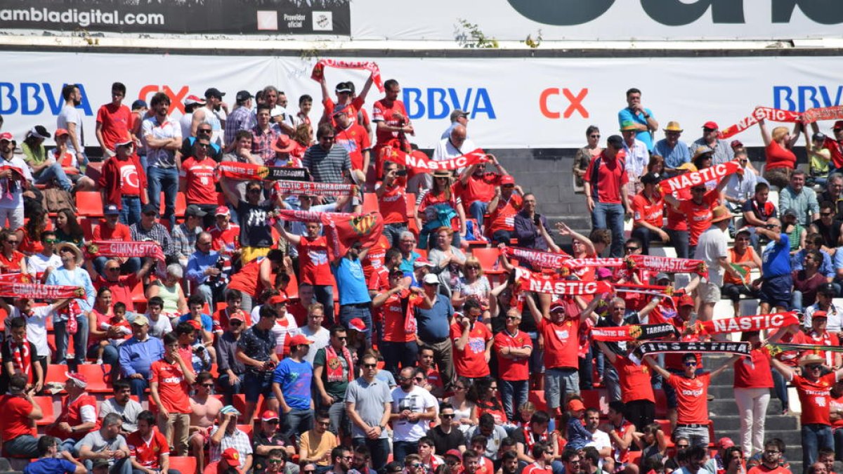 Amb el jugador número 12 a La Romareda