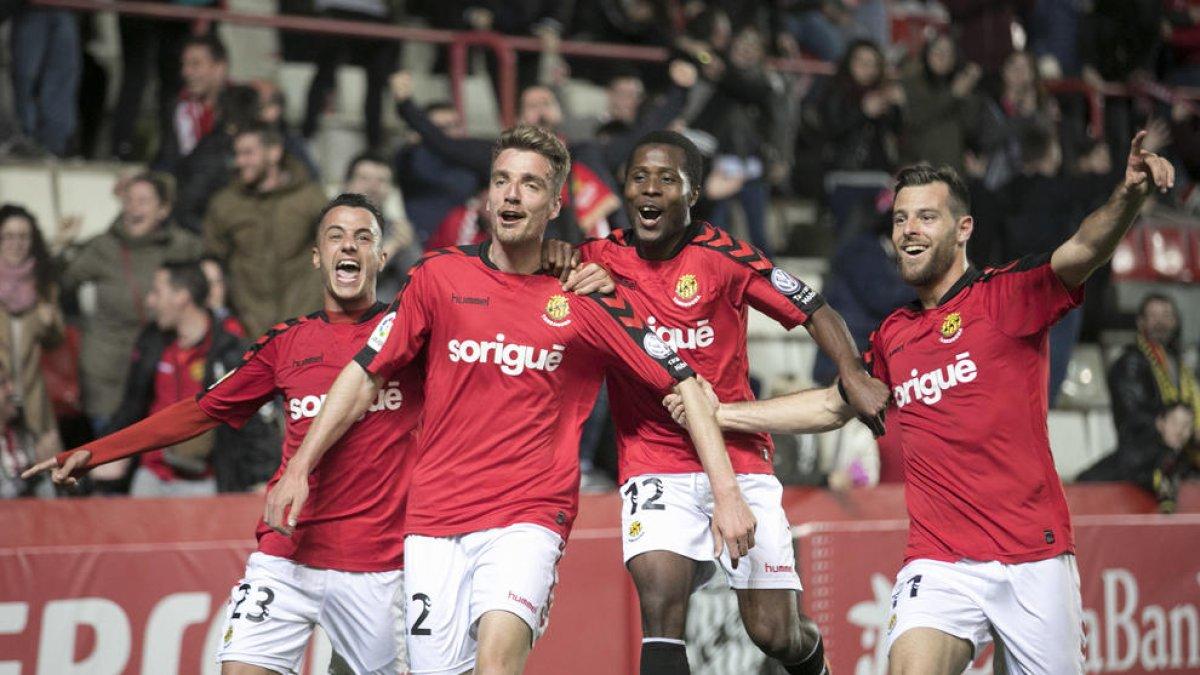 Torna-ho a fer, Nàstic