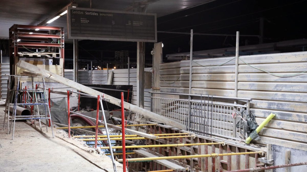 La estación de trenes de Tarragona ya tiene instalados el ascensor y las escaleras mecánicas