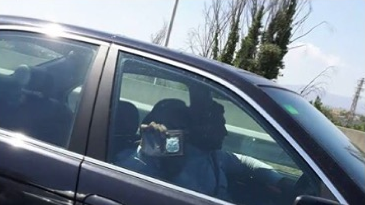 Falsos policías paran vehículos para robar a turistas dentro el AP-7