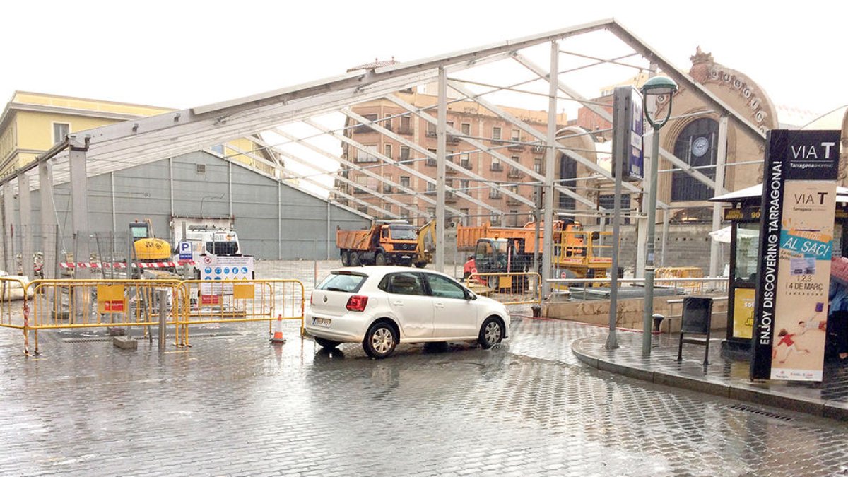 L'antic mercat provissional ja veu el cel