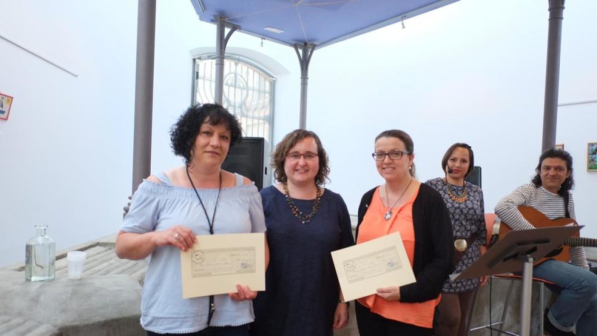 Se entregan los Premios de relatos breves a Antònia Abelló Filella