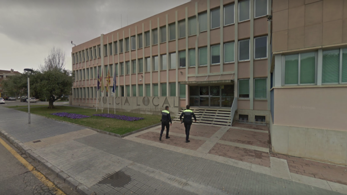 Salou habilita un telèfon 900 gratuït pel servei de Policia Local