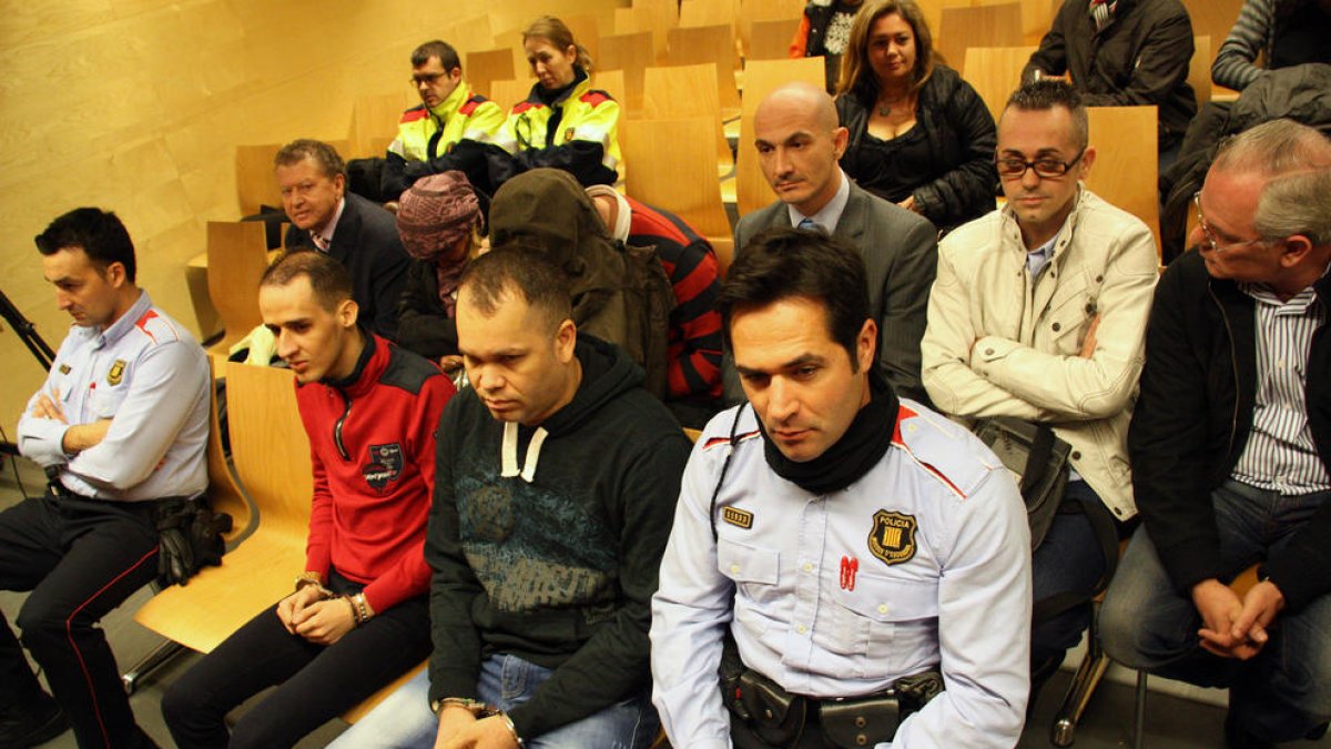 Jutgen sis persones per inducció a la prostitució a un club de Torredembarra