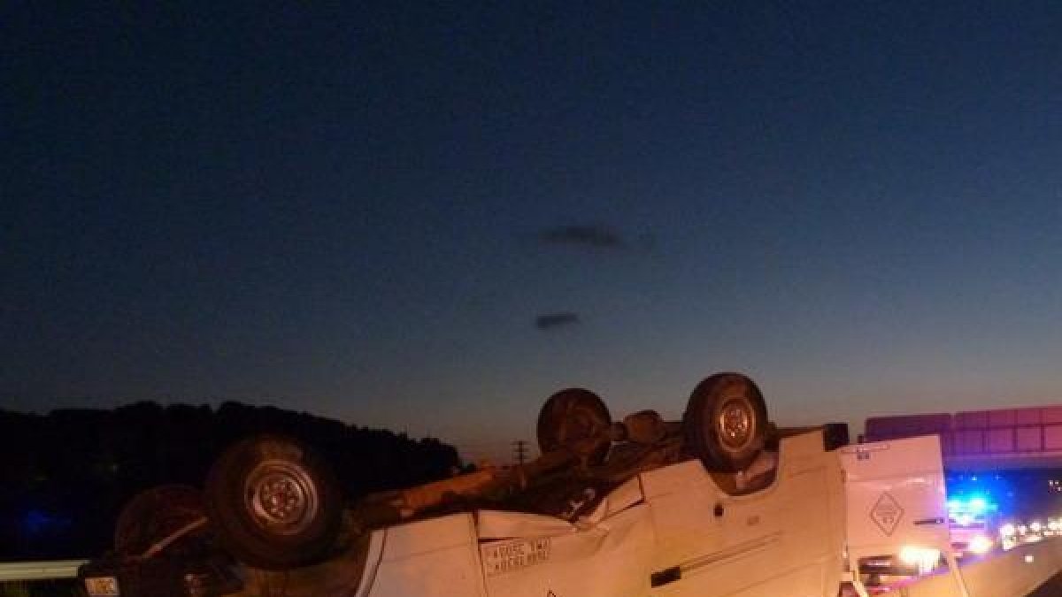 Detenido un conductor que huyó después de provocar un accidente en la AP-7 en Altafulla