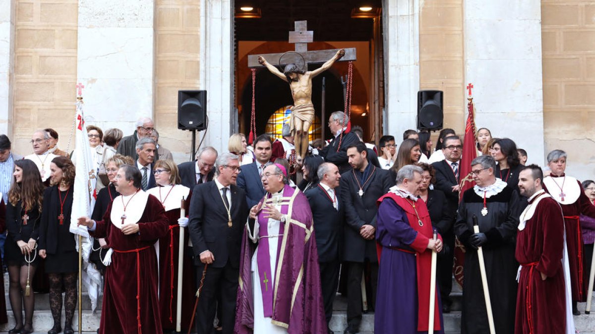 La Processó del Dolor i el Viacrucis de la Trinitat omplen els carrers