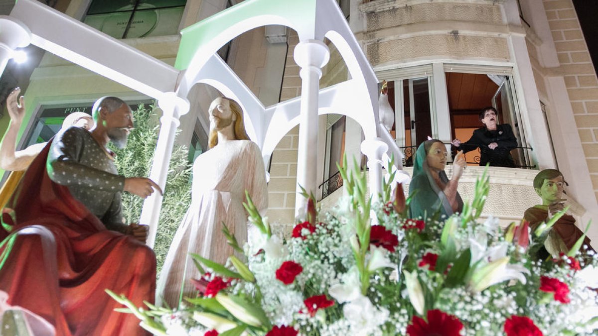 Silenci i emoció en un Mercadal ple que es rendeix al 'Cante de Saetas'