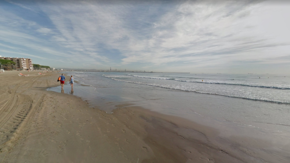 Trasladan al hospital Santa Tecla a un hombre que se estaba ahogando en el Pinar