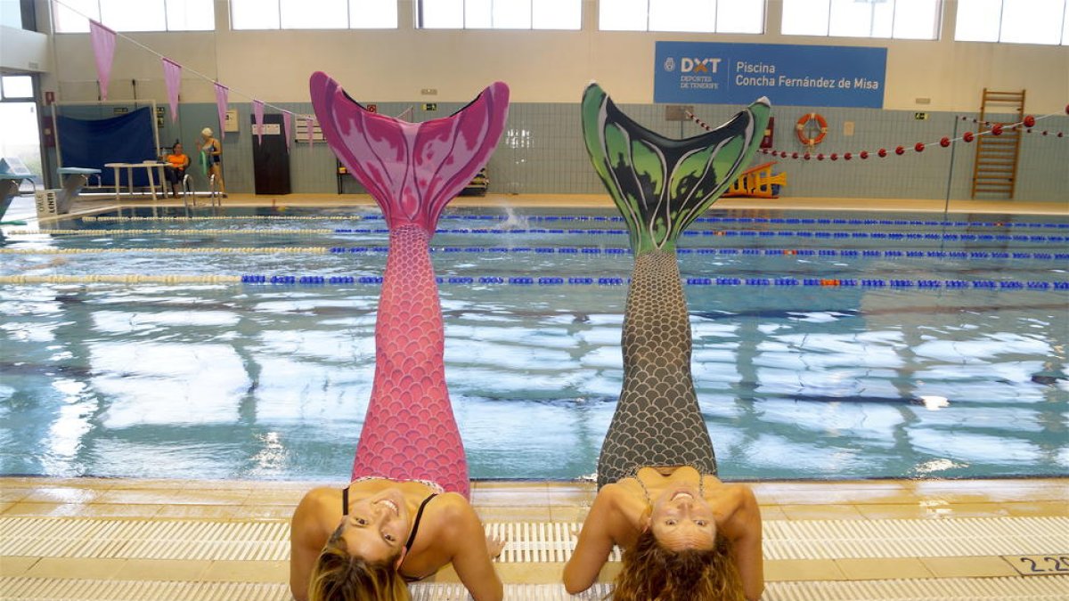 Una medallista paralímpica es converteix en sirena gràcies a l'Acadèmia de Sirenes de Tarragona