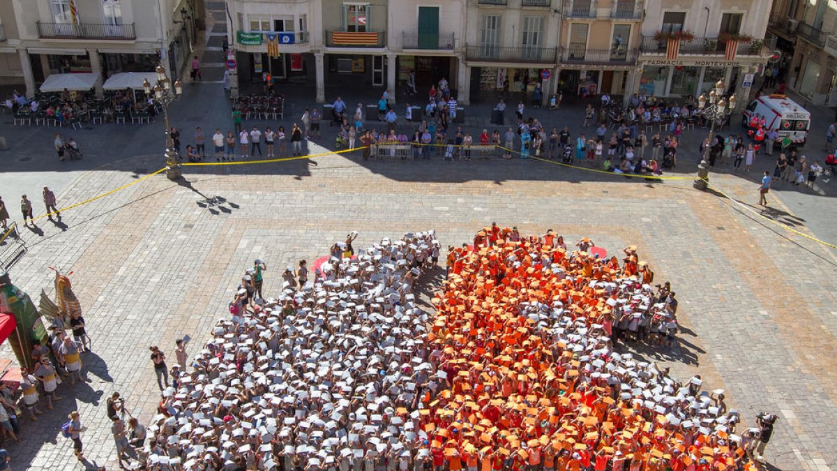 Més de 1.100 escolars dibuixen el Basilisc per l''Hola, Sant Pere!'