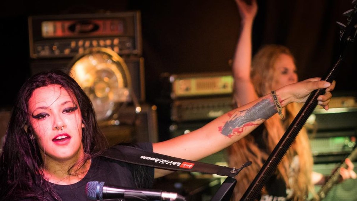 Roban las guitarras de un grupo mientras dormían después de haber actuado en Reus