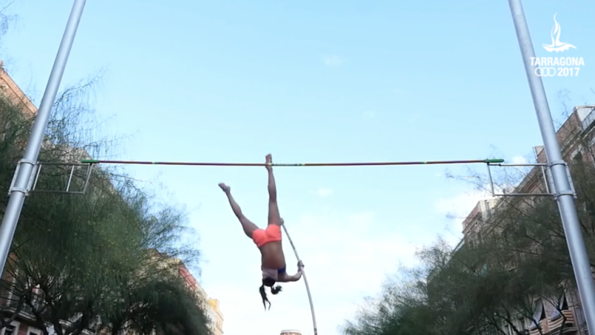 La plaza de la Font se transforma en pista de atletismo por un día