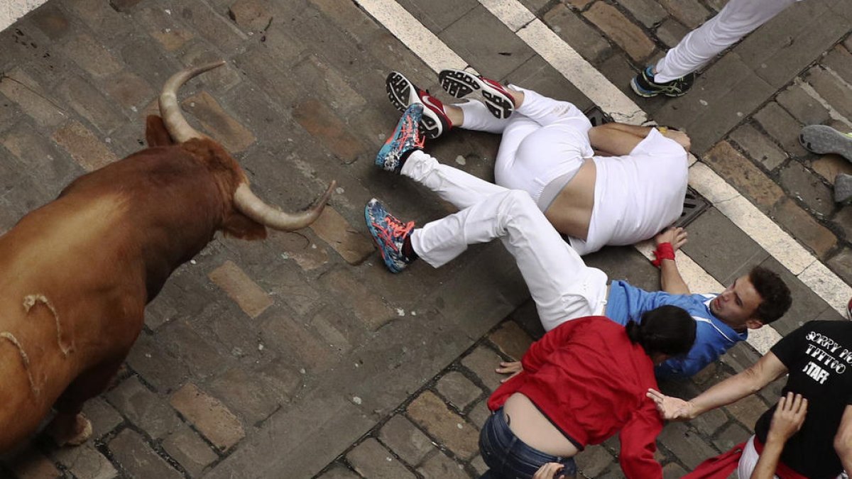 Una mujer de Tarragona de 38 años, entre los ocho heridos en el encierro de hoy