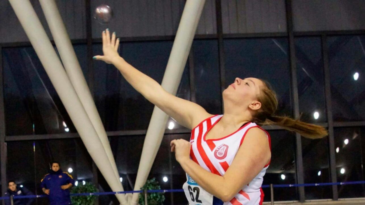La tarragonina Montserrat Montañés guanya el Campionat de Catalunya juvenil de pes de pista coberta