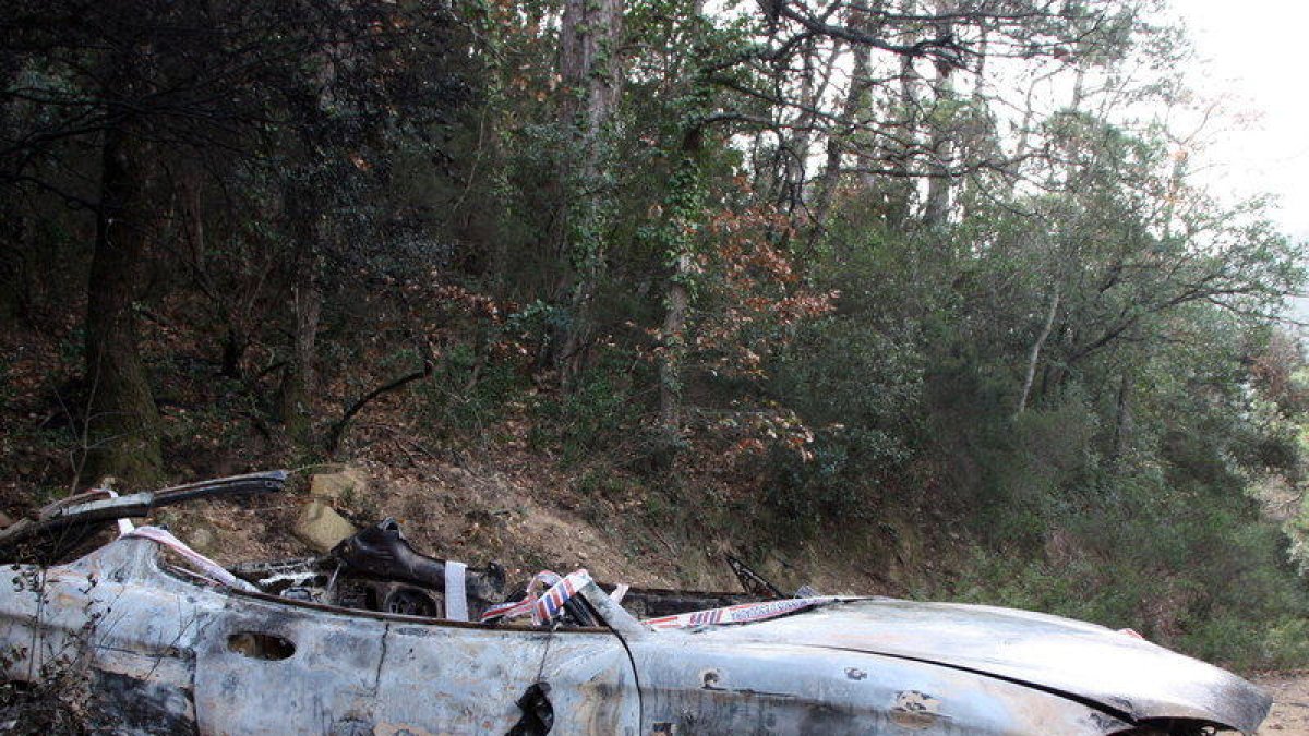 Un cotxe s'avaria a l'AP-7 i acaba en flames