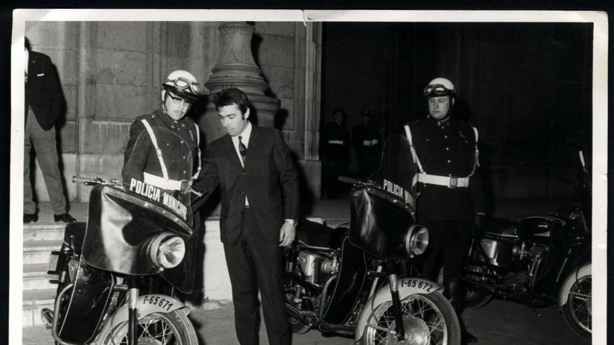 Muere uno de los dos primeros policías motorizados que tuvo la Guardia Urbana