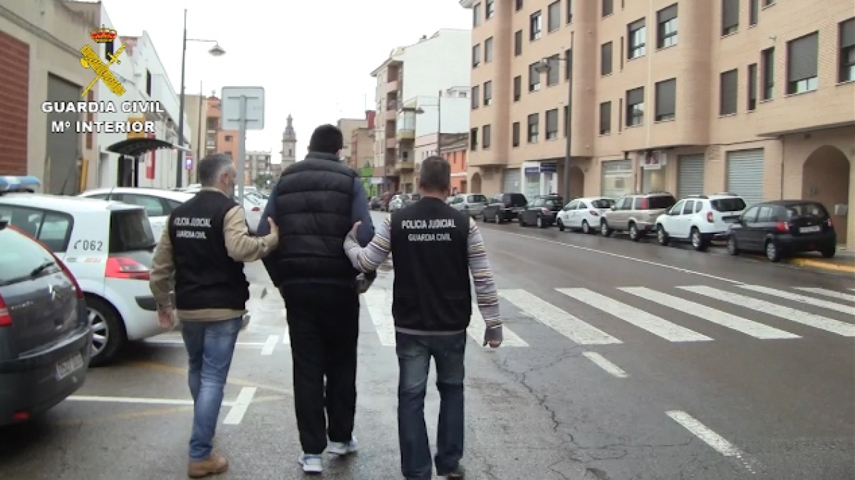 Liberado un chico de 16 años que llevaba tres de esclavo sexual a dos adultos
