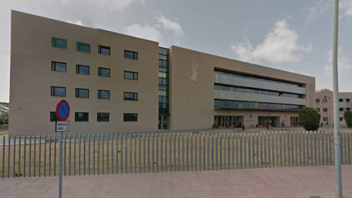 Condemnats a 8 i 5 anys d'internament els dos menors que van matar un noi a cops de destral