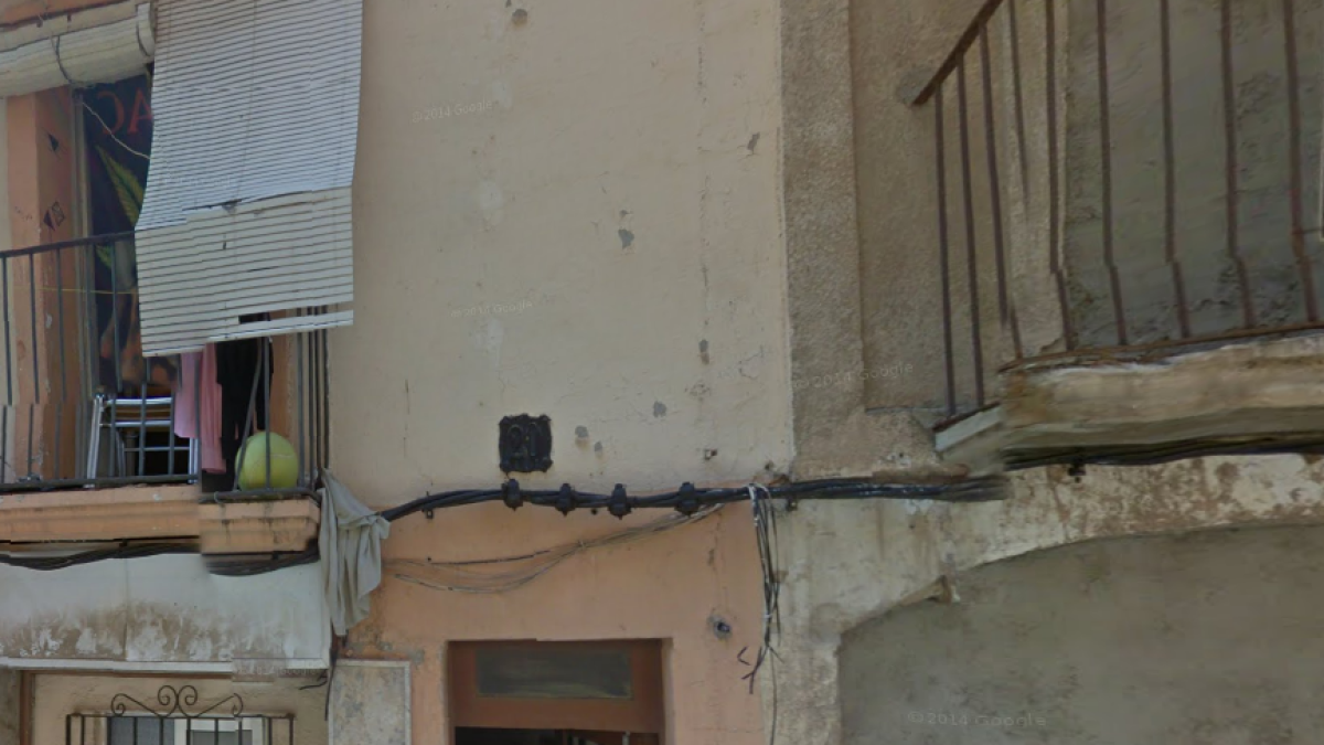 Crema de matinada un balcó sencer a Reus al carrer Sant Vicenç
