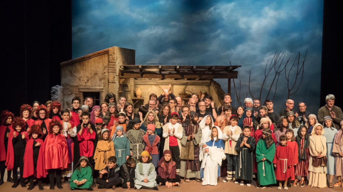 Els pastorets infantils omplen a vessar el Teatre Àngel Guimerà