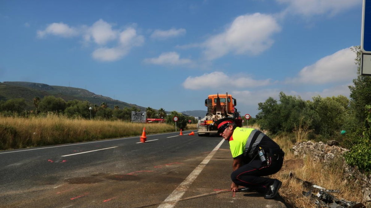 Accidente mortal a en Alcover después de chocar un camión y un turismo