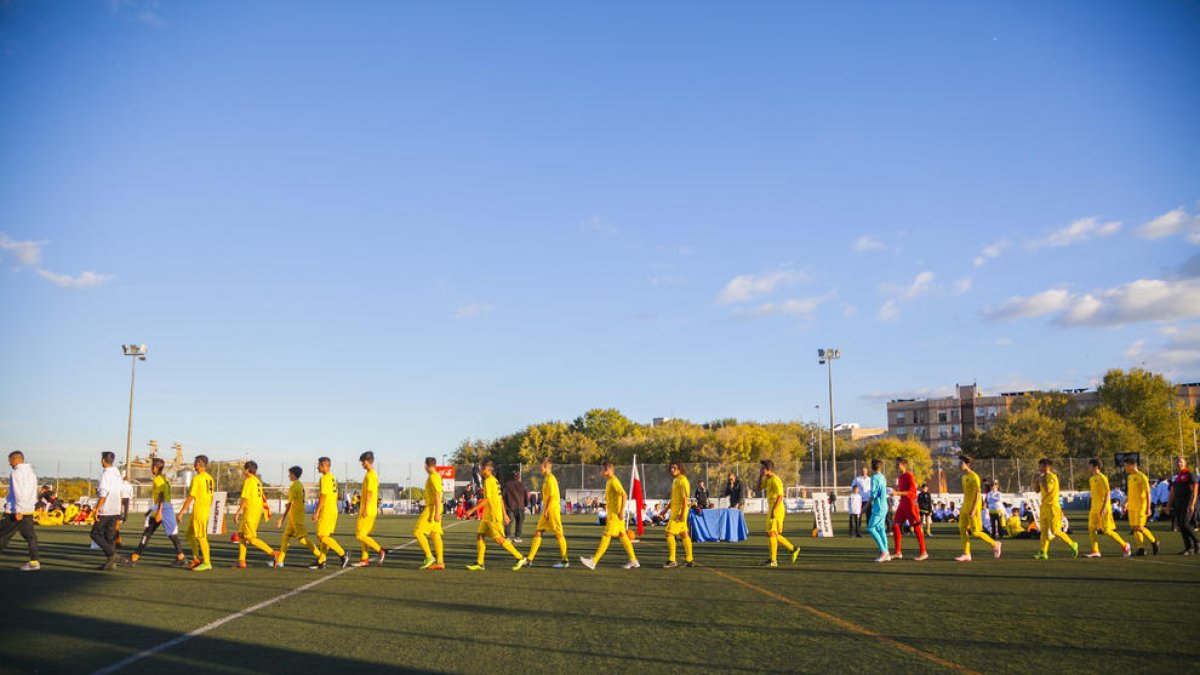 Espectacular presentació de la base del CD La Floresta, amb 400 joves