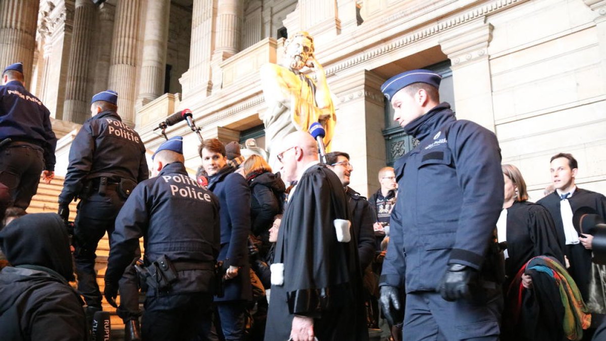 La justícia belga tanca oficialment el cas de l'euroordre de detenció de Puigdemont i els consellers destituïts