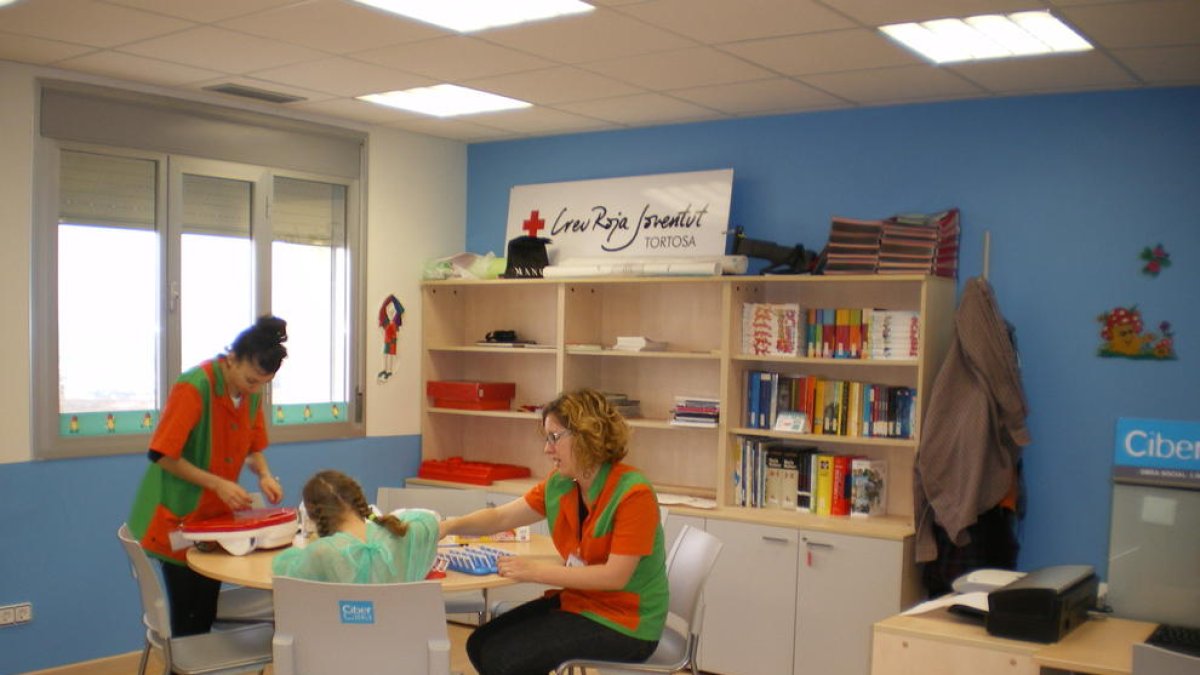 Creu Roja Tarragona hace más amena la hospitalización además de 1.400 niños y jóvenes