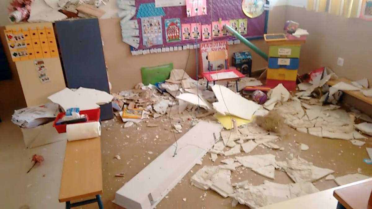 S'enfonsa el sostre d'una aula infantil durant el cap de setmana