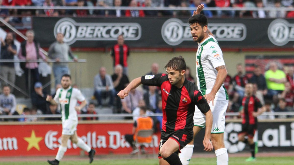 Carbia haurà de ser l'eix de l'atac del CF Reus mentre durin les baixes per les fitxes