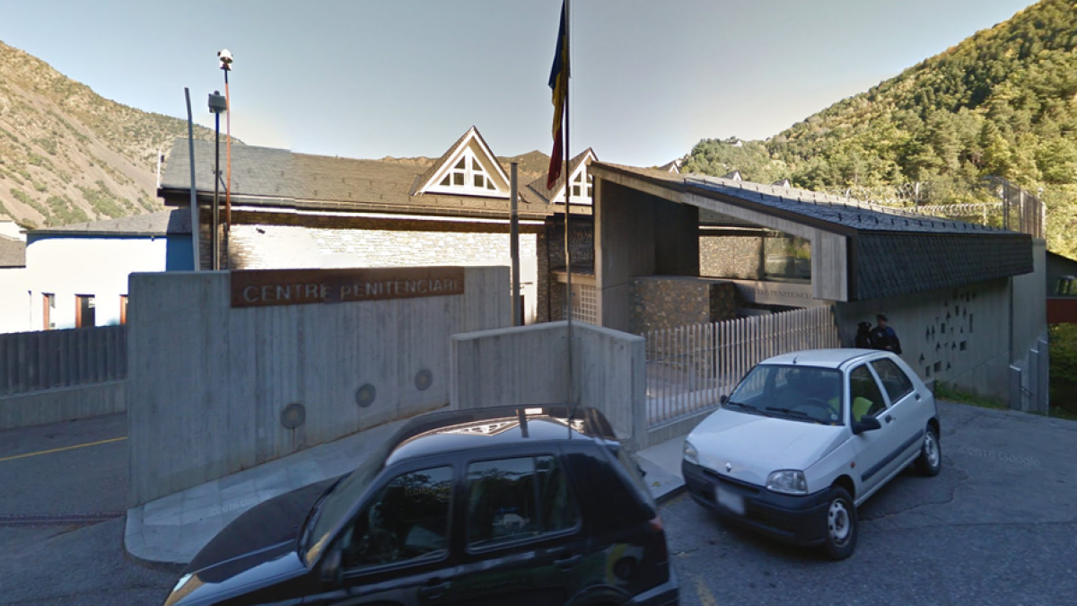 Ingresa en la prisión la jefe de la banda que asesinó a la cajera de Cambrils
