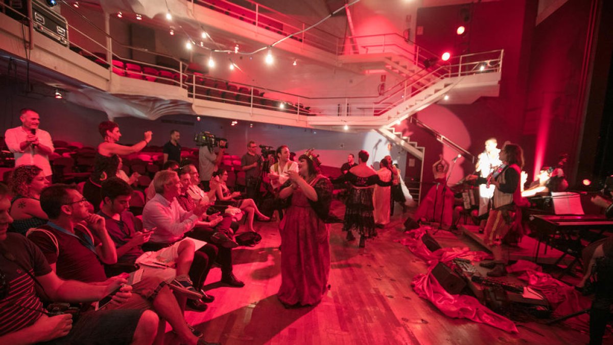 El Festival Internacional de Teatro arranca con un 'prostíbulo artístico'