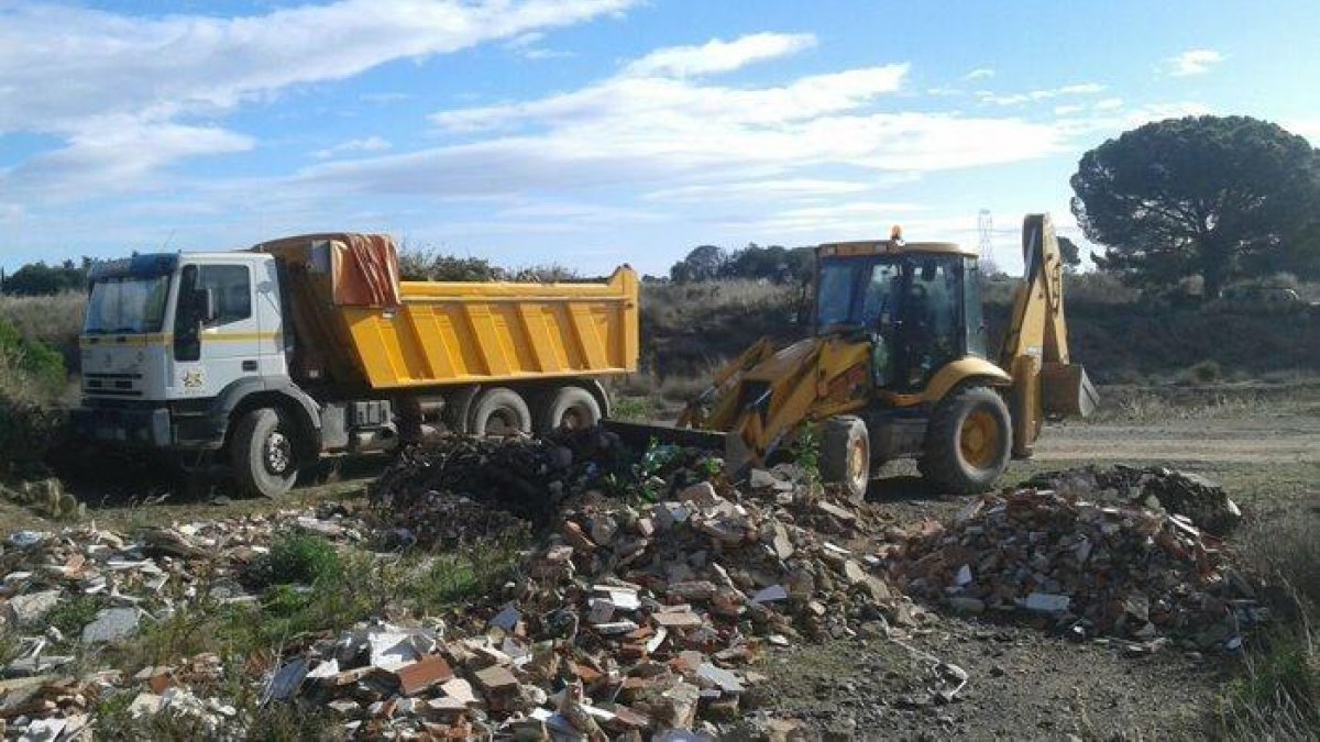 Retirada de la runa de la riera d'Alforja al seu pas per sis municipis del Baix Camp