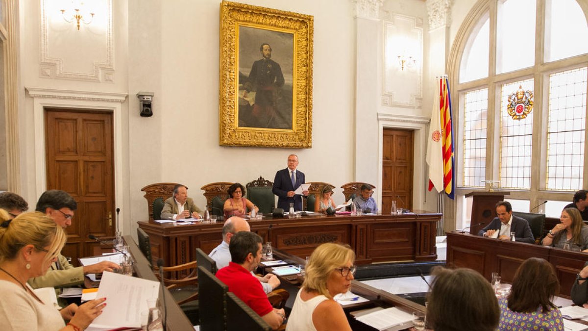 El gobierno pide 24 horas más a Intervención para negociar las ordenanzas