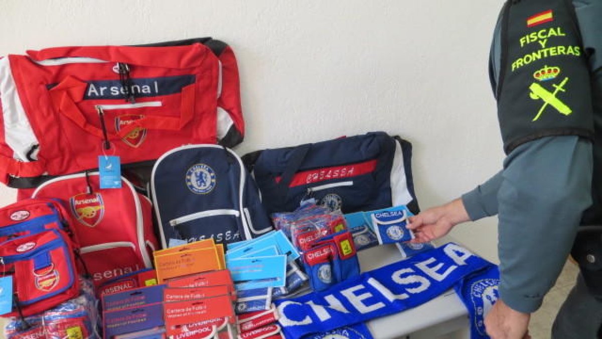 Intervenen material falsificat de la Premier League valorat en 150.000 euros