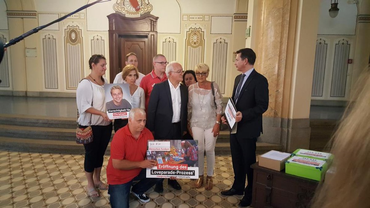 L'exalcalde de Duisburg declara per la tragèdia a la Love Parade