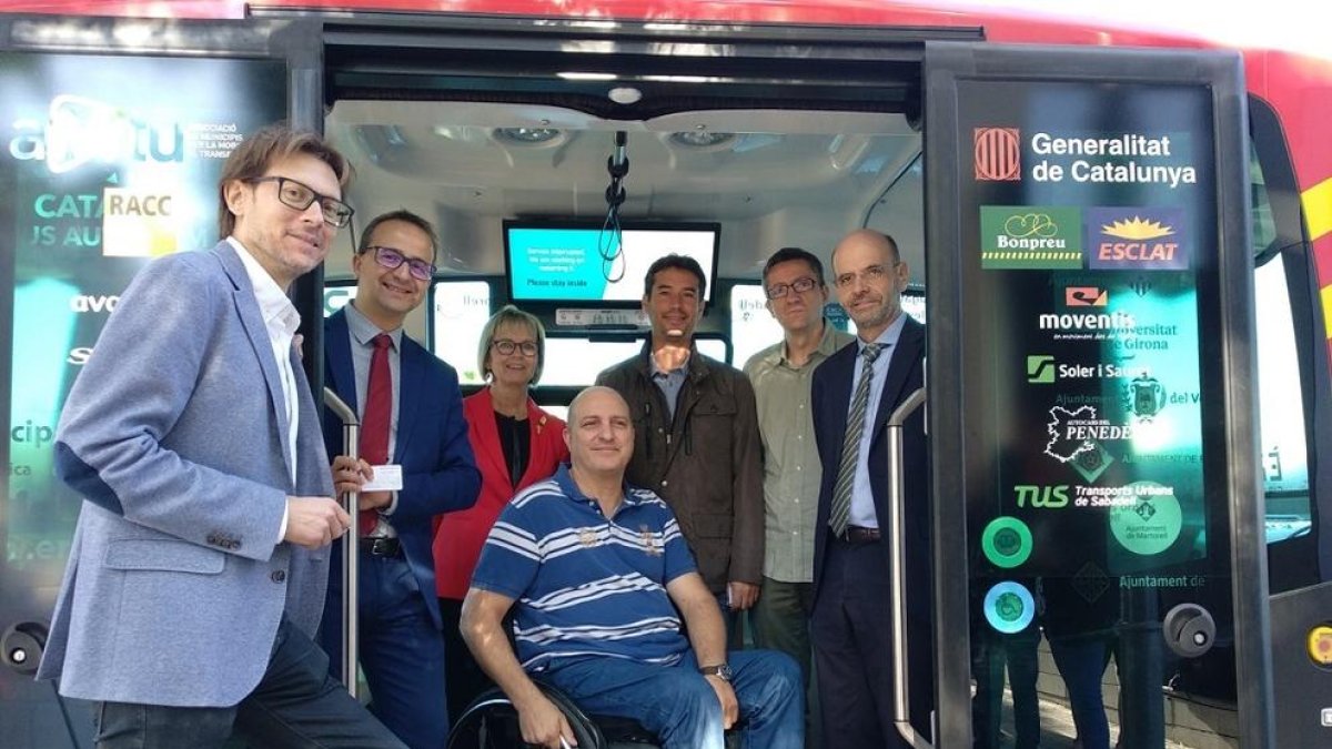 L'Èrica, el primer bus sense conductor, ja circula pel Vendrell