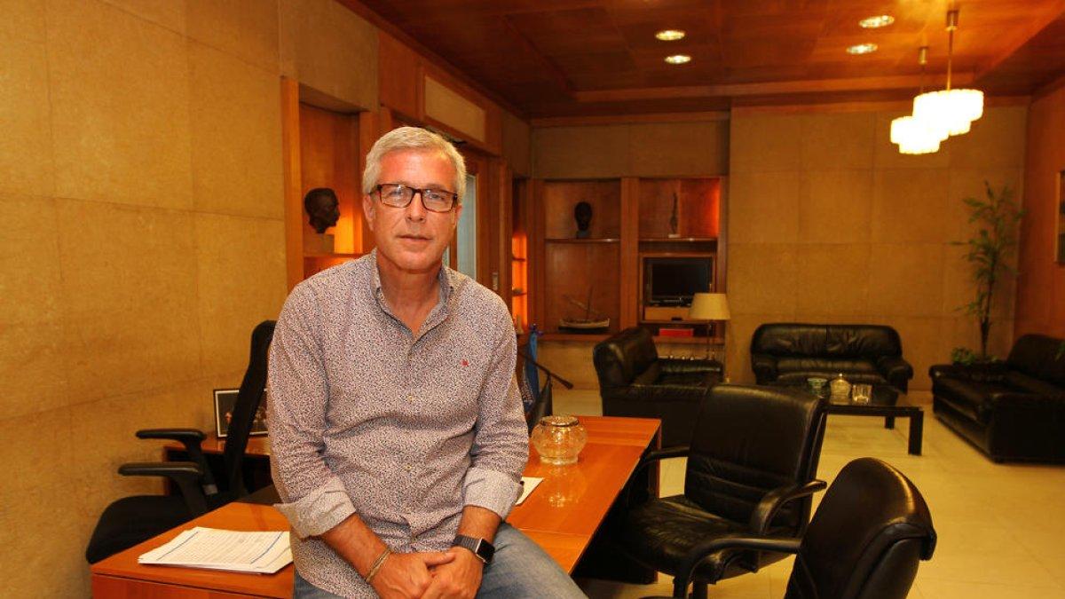 «Demano a ERC que es posi les piles i assumeixi responsabilitats en salut»