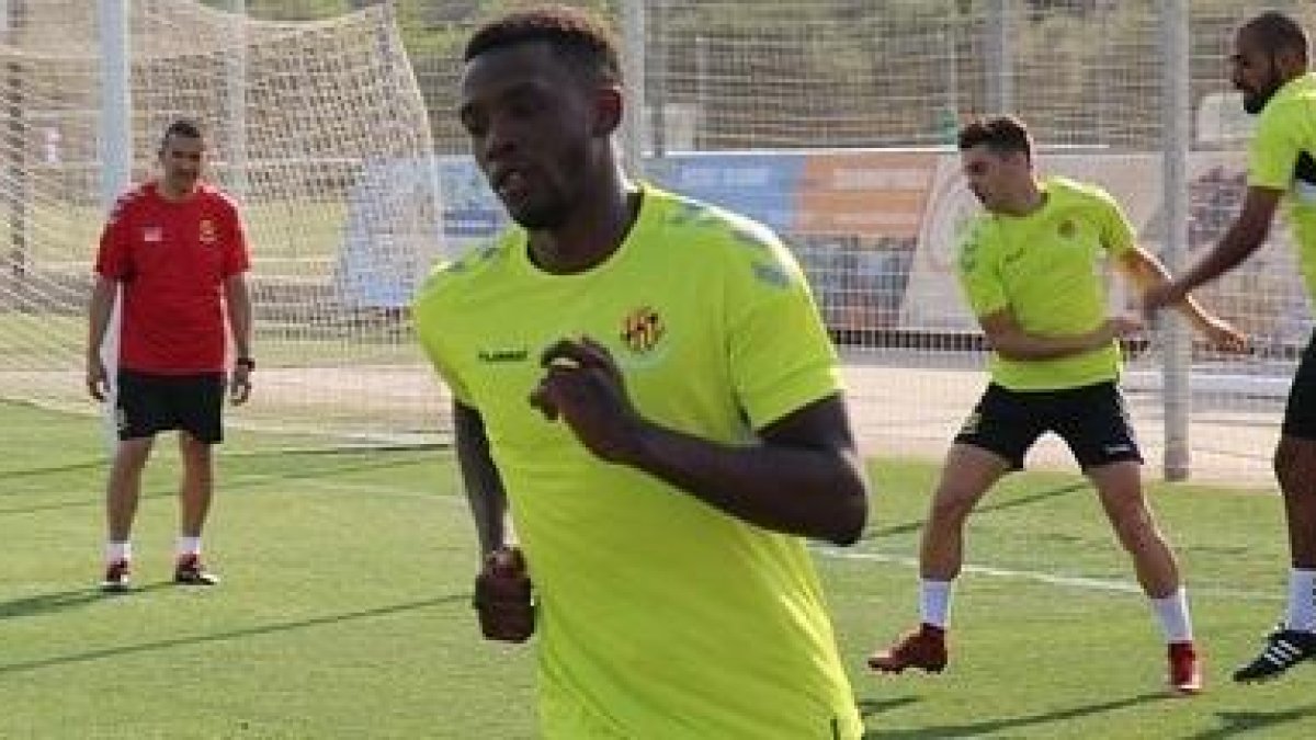 Stephane Emaná se desvincula del Nàstic de Tarragona