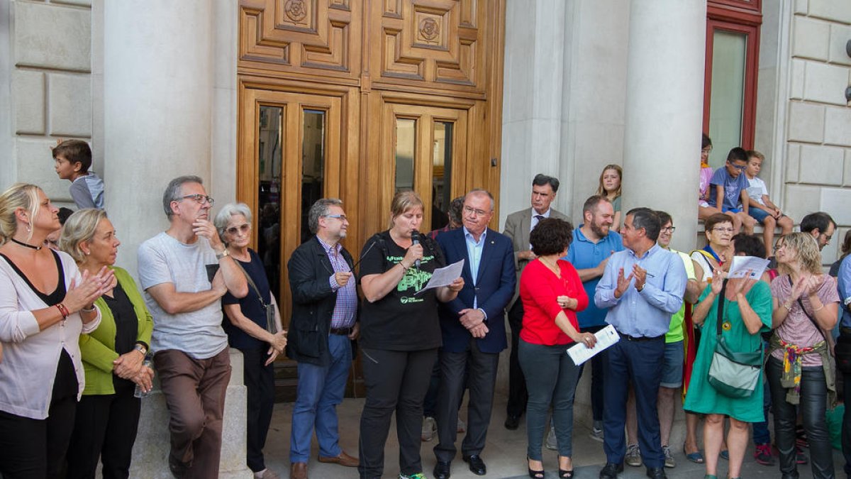 La Policia Nacional denuncia l'alcalde i els regidors d'ERC, CUP i Ara Reus per un delicte d'odi
