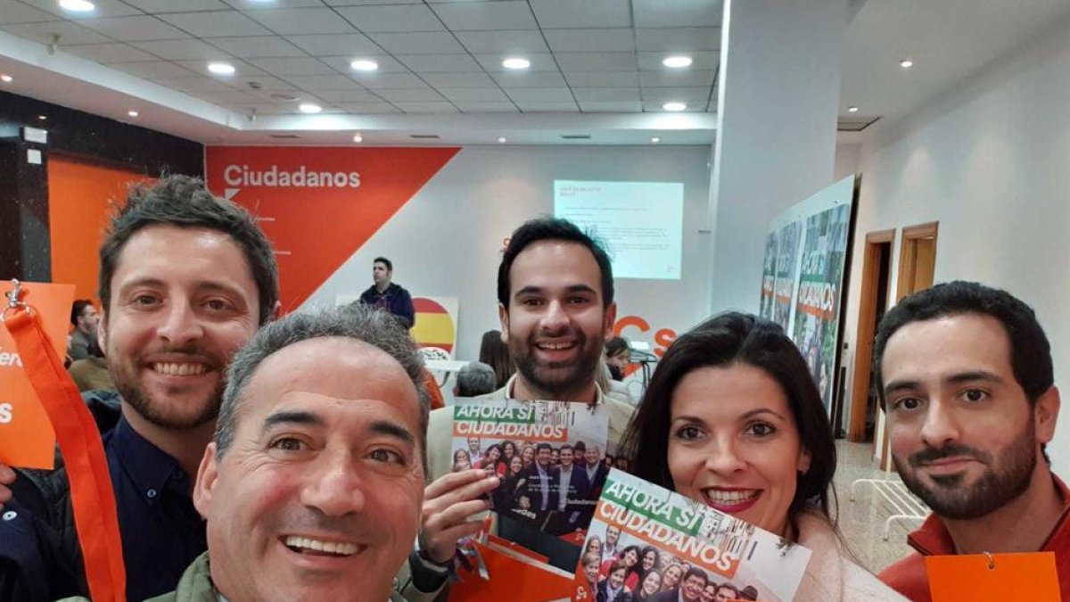 Els grup tarragoní de Ciutadans recolza el seu partit a les eleccions andaluses