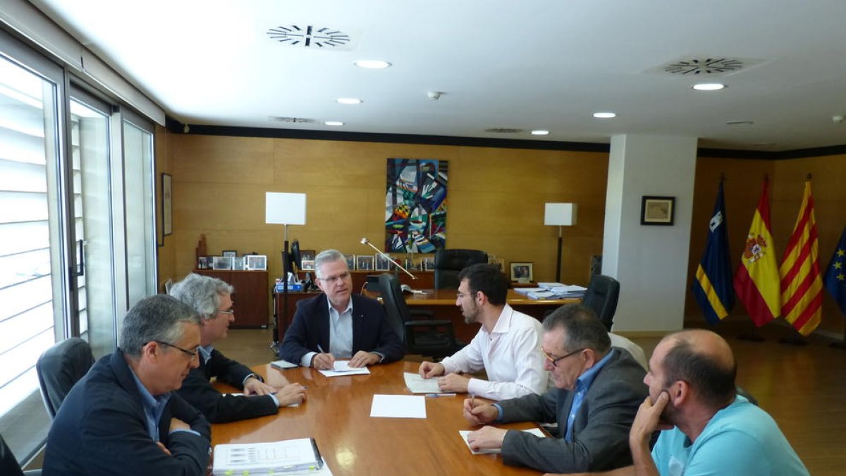 Salou defensa la construcció d'una estació al baixador de PortAventura