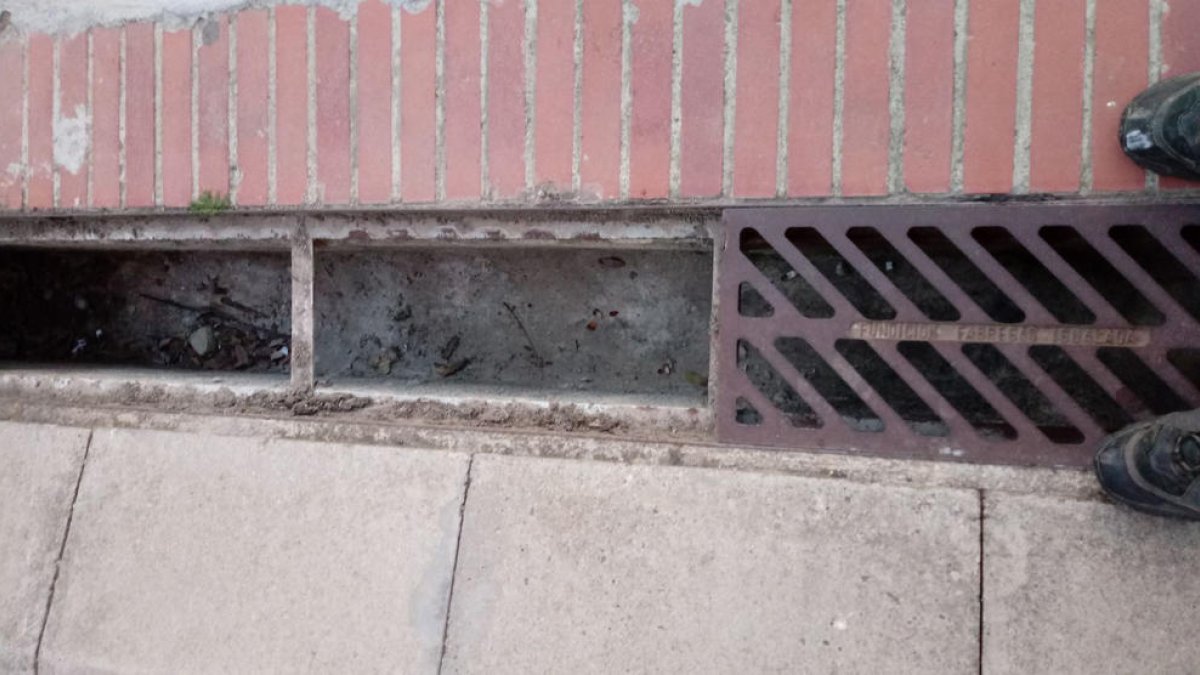 Roben vuit reixes de desguassos en una nit a Mas Pellicer